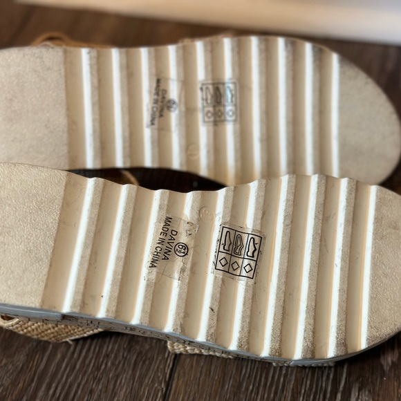 Low Heel open toe espadrilles - Picture 2 of 5